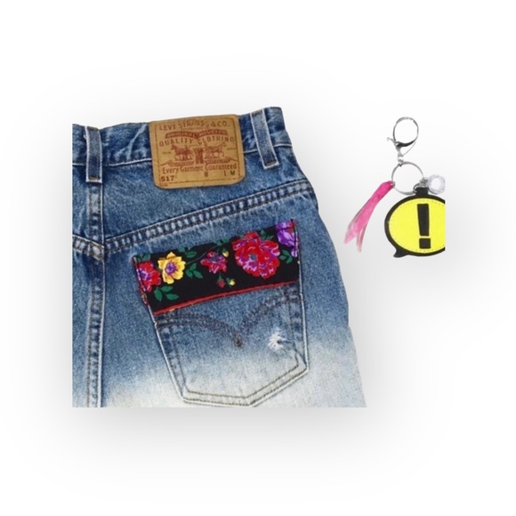 new LF Furst of a Kind ✿ Levi's® 517’s® Floral Trim Cut Off Denim Jeans Short ✿ - Picture 6 of 16